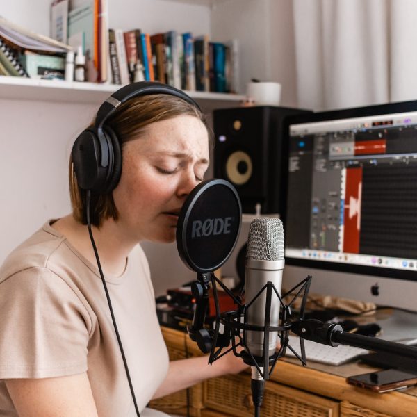 Create your own adventure with the Yahaha 3D gaming studio!